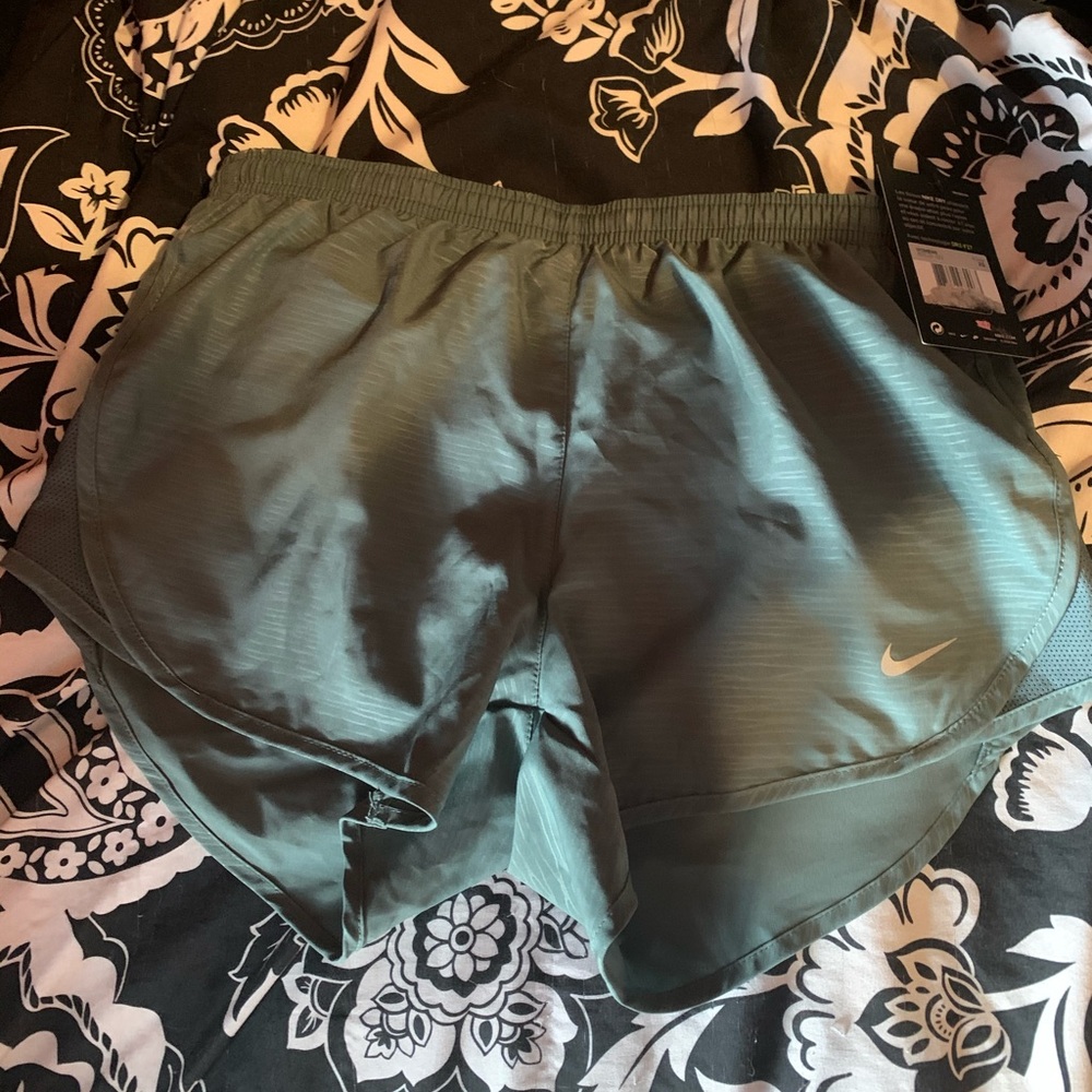 XS Nike shorts